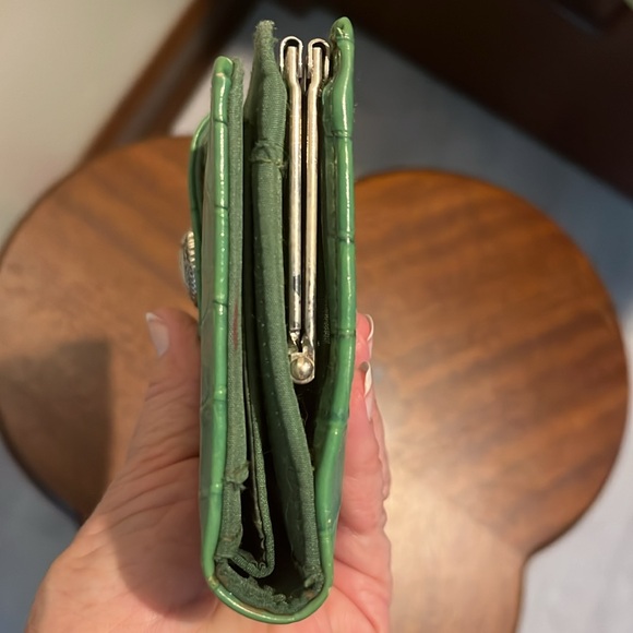 Accessorize,  Kisslock long Wallet  checkbook holder card slots  2 ID windows si - Picture 7 of 16